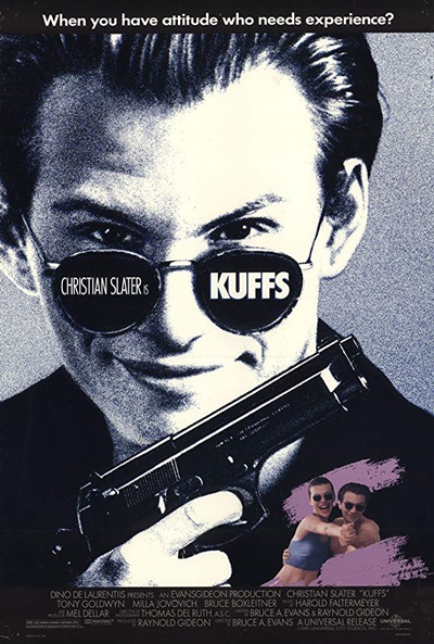 Póster de Kuffs, poli ''por casualidad''