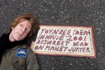 Foto de Resurrect Dead: The Mystery of the Toynbee Tiles